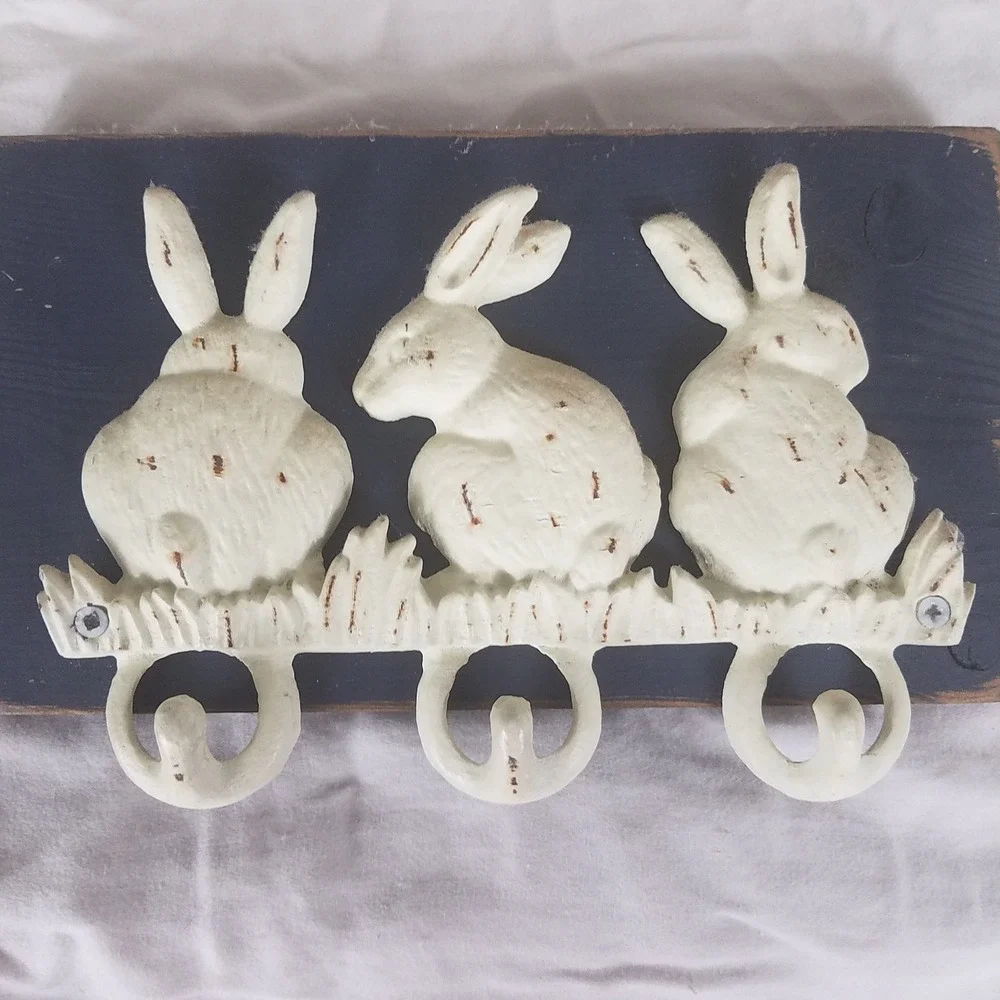 Back Door Gifts Bunny Wall Hook Rack Blue Cream Farmhouse 3hook cast iron key